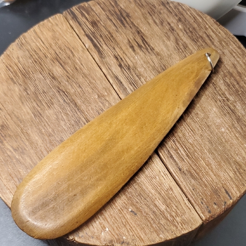 Wooden Husk Long Pendulum‎ Pendant